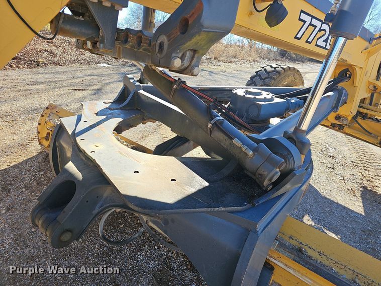 image for item NP9362 2007 John Deere 772D motor grader