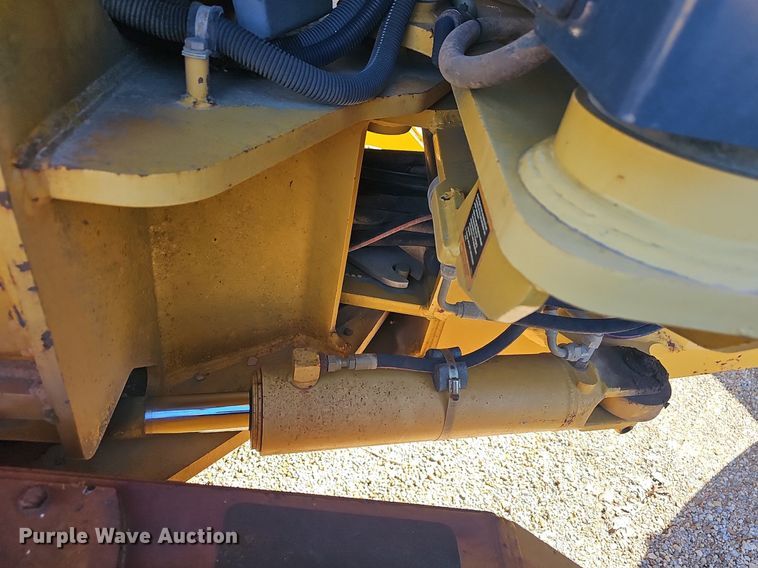 image for item NP9362 2007 John Deere 772D motor grader