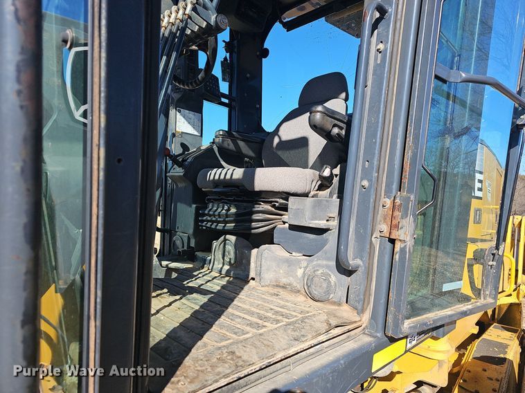 image for item NP9362 2007 John Deere 772D motor grader