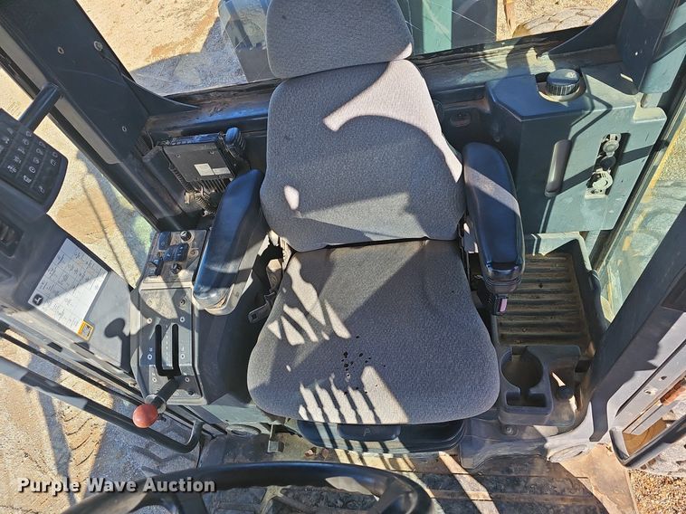 image for item NP9362 2007 John Deere 772D motor grader