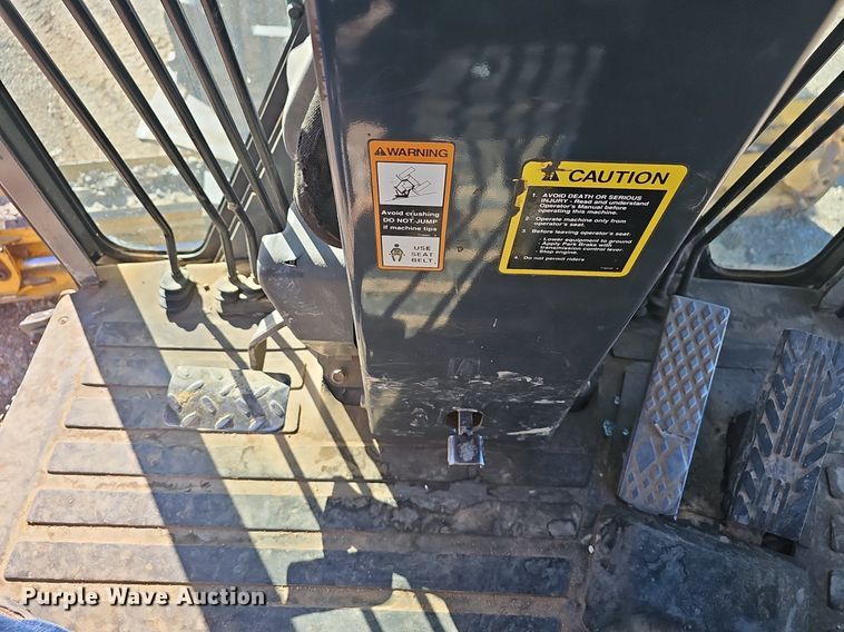 image for item NP9362 2007 John Deere 772D motor grader