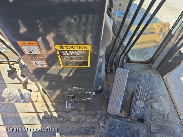 image for item NP9362 2007 John Deere 772D motor grader