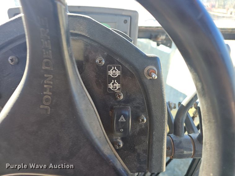 image for item NP9362 2007 John Deere 772D motor grader