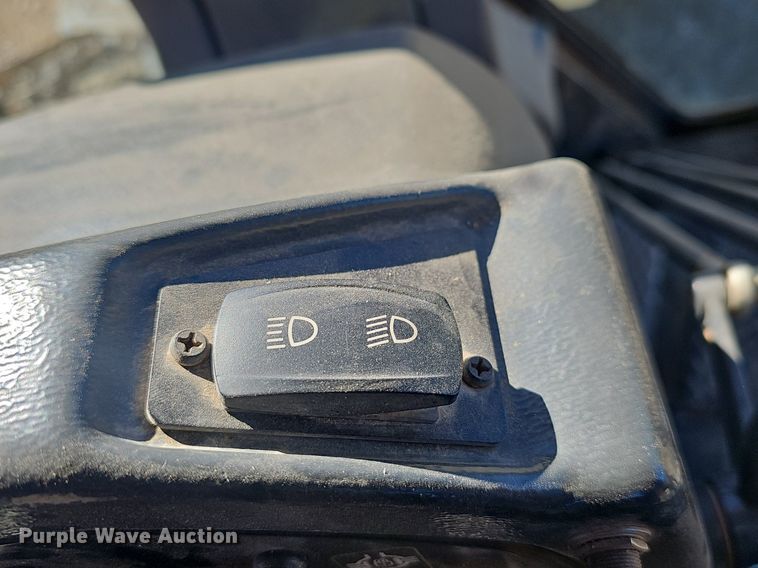 image for item NP9362 2007 John Deere 772D motor grader