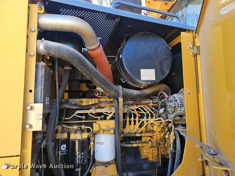 image for item NP9362 2007 John Deere 772D motor grader