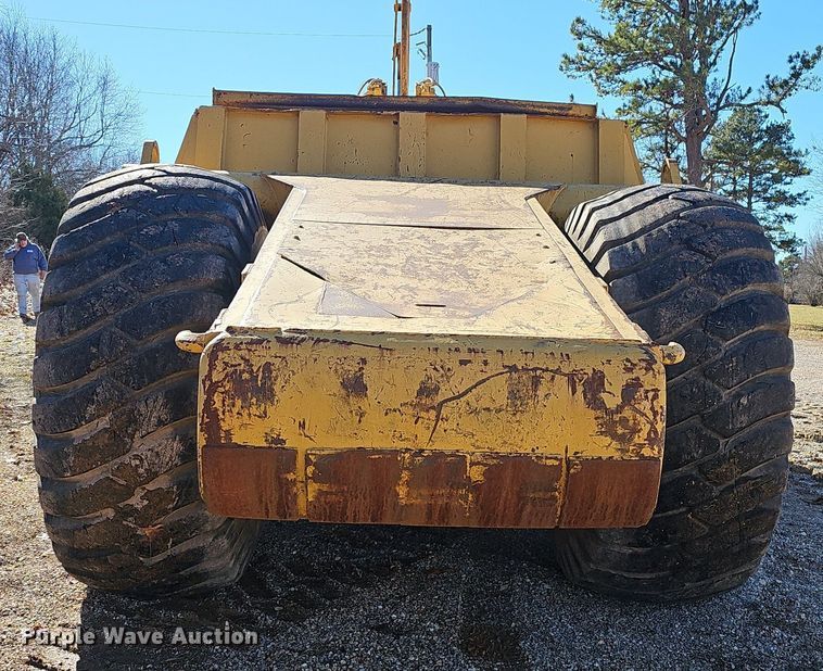 image for item NP9364 1976 Caterpillar 621B conventional scraper 