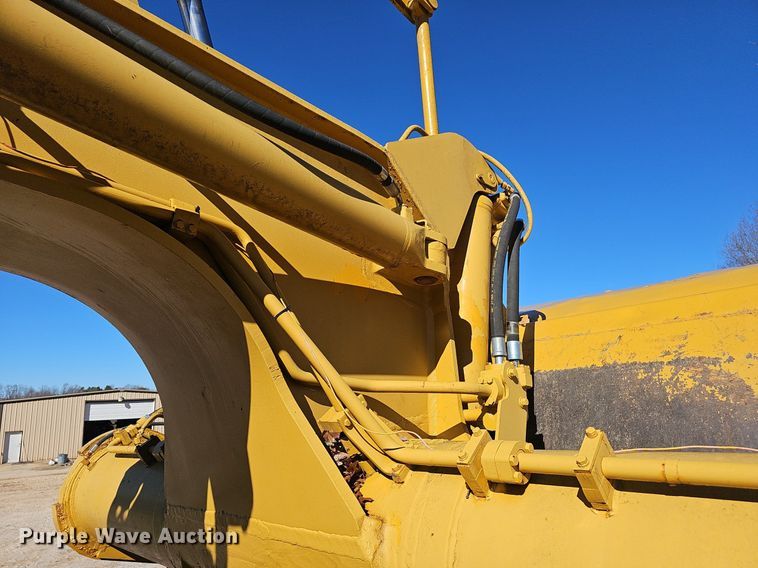 image for item NP9364 1976 Caterpillar 621B conventional scraper 