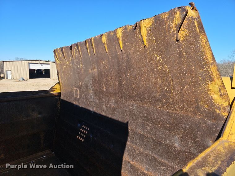 image for item NP9364 1976 Caterpillar 621B conventional scraper 