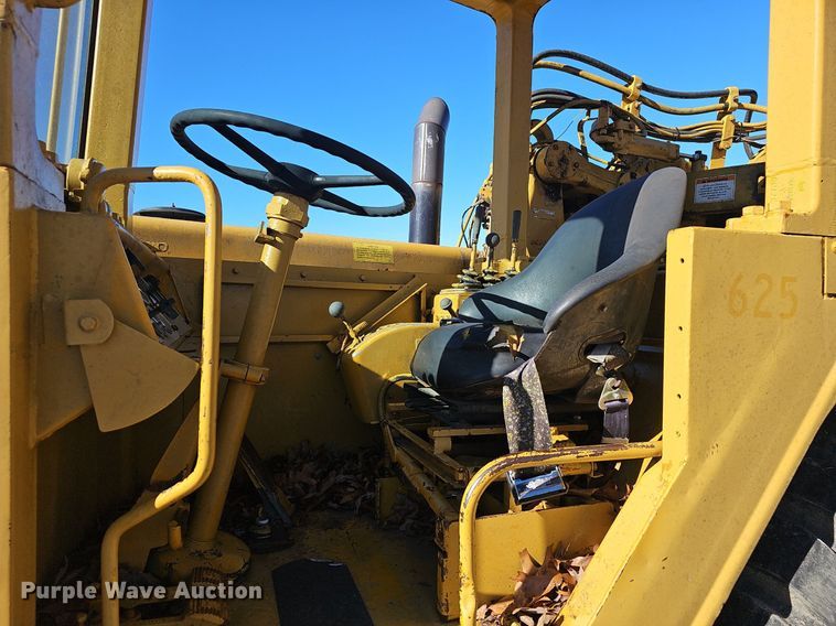 image for item NP9364 1976 Caterpillar 621B conventional scraper 