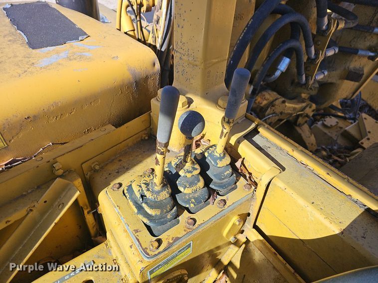 image for item NP9364 1976 Caterpillar 621B conventional scraper 