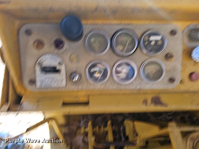 image for item NP9364 1976 Caterpillar 621B conventional scraper 