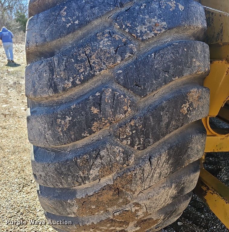 image for item NP9364 1976 Caterpillar 621B conventional scraper 