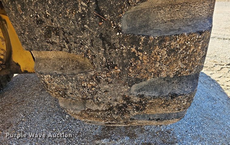 image for item NP9364 1976 Caterpillar 621B conventional scraper 