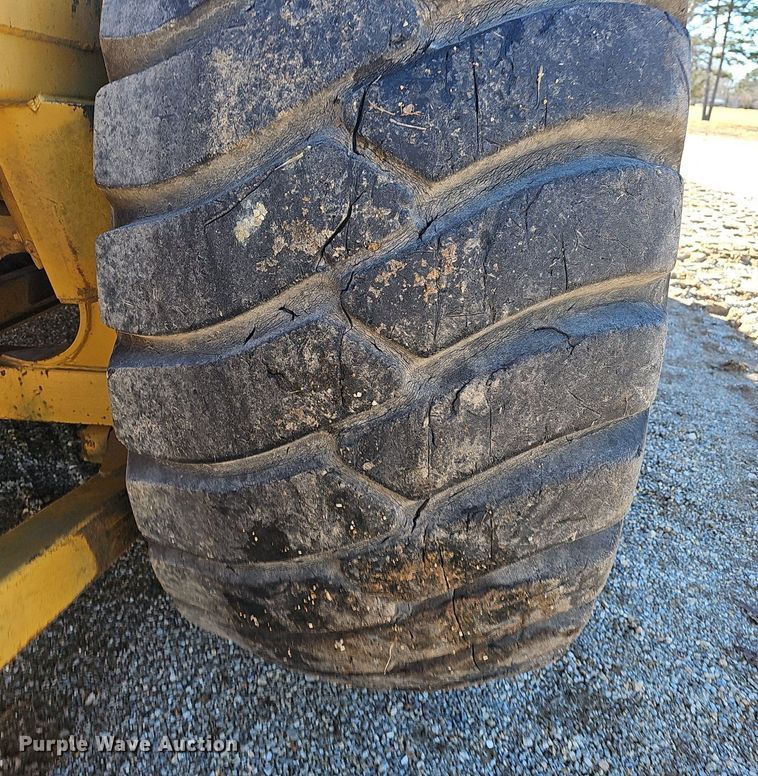 image for item NP9364 1976 Caterpillar 621B conventional scraper 