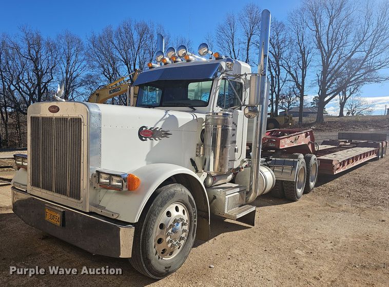 image for item NP9367 2003 Peterbilt  379 semi truck