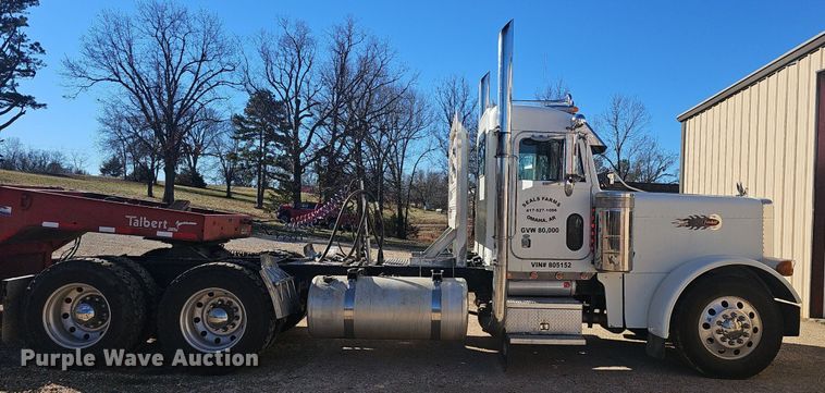 image for item NP9367 2003 Peterbilt  379 semi truck