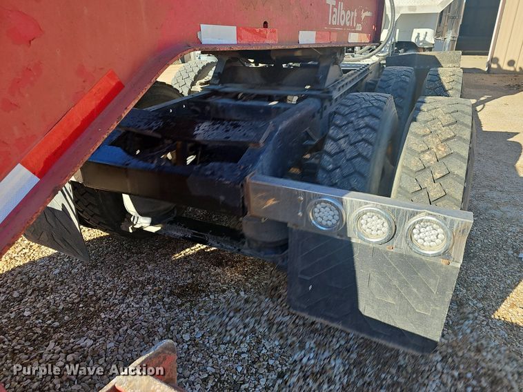 image for item NP9367 2003 Peterbilt  379 semi truck