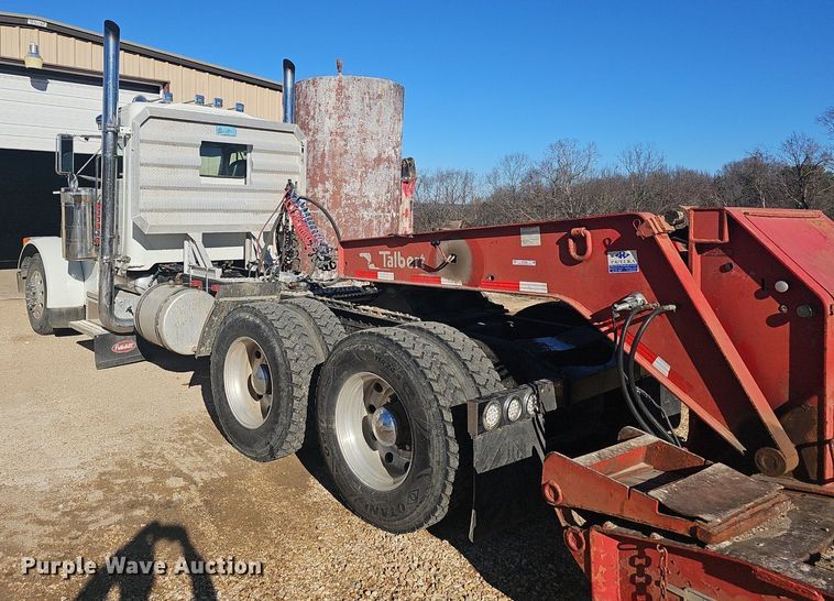 image for item NP9367 2003 Peterbilt  379 semi truck