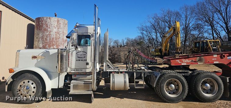 image for item NP9367 2003 Peterbilt  379 semi truck