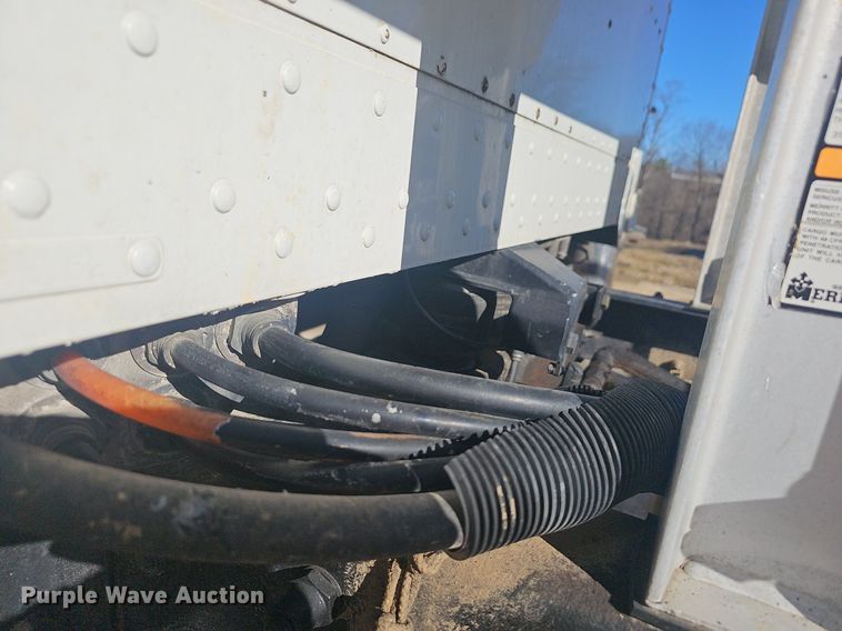 image for item NP9367 2003 Peterbilt  379 semi truck