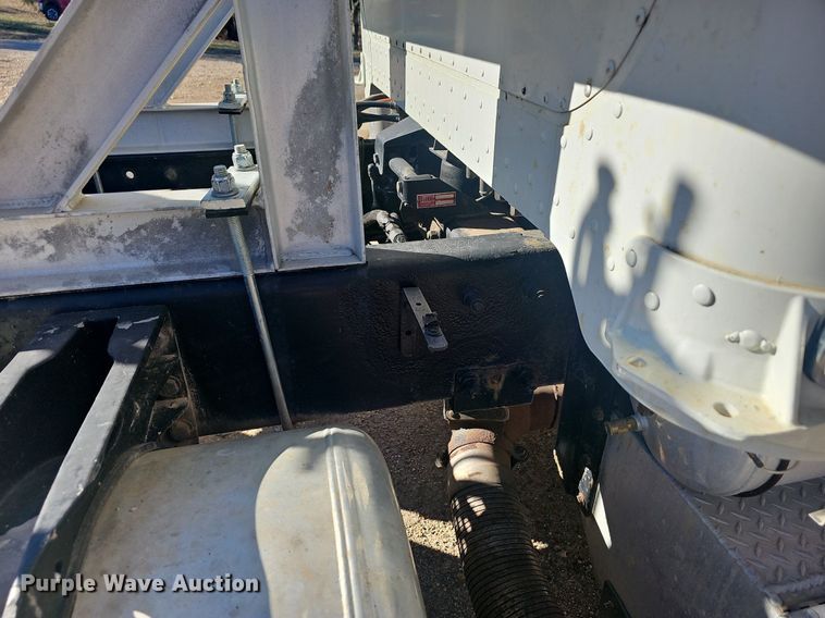 image for item NP9367 2003 Peterbilt  379 semi truck