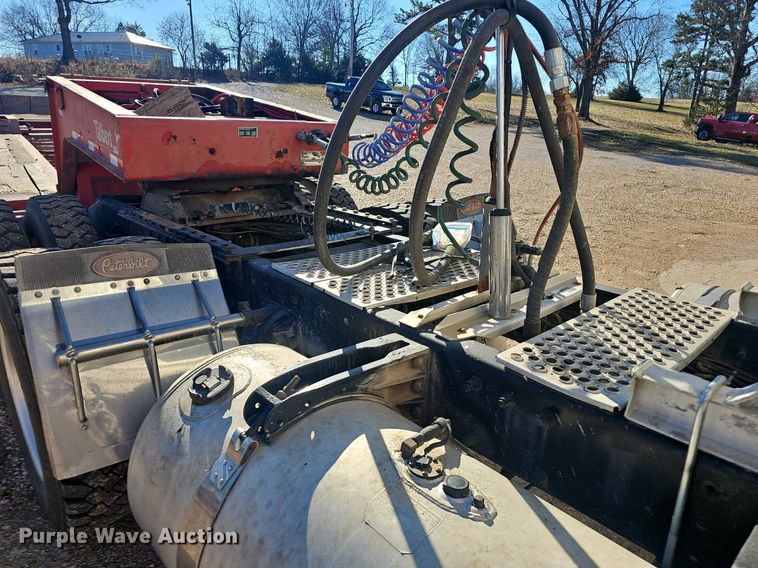 image for item NP9367 2003 Peterbilt  379 semi truck