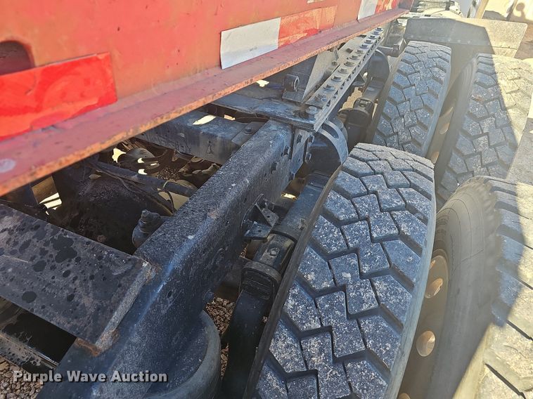 image for item NP9367 2003 Peterbilt  379 semi truck