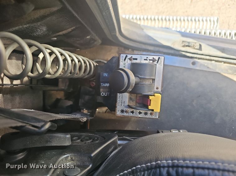 image for item NP9367 2003 Peterbilt  379 semi truck