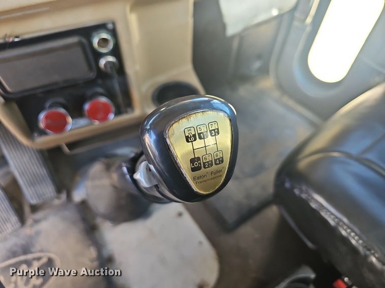 image for item NP9367 2003 Peterbilt  379 semi truck