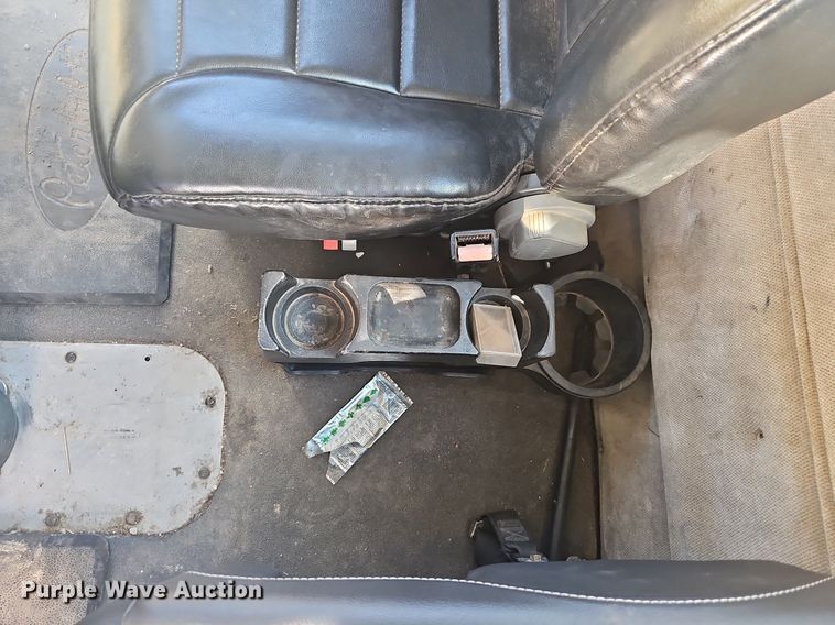 image for item NP9367 2003 Peterbilt  379 semi truck