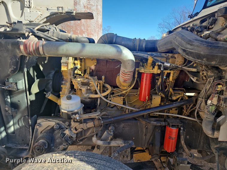 image for item NP9367 2003 Peterbilt  379 semi truck