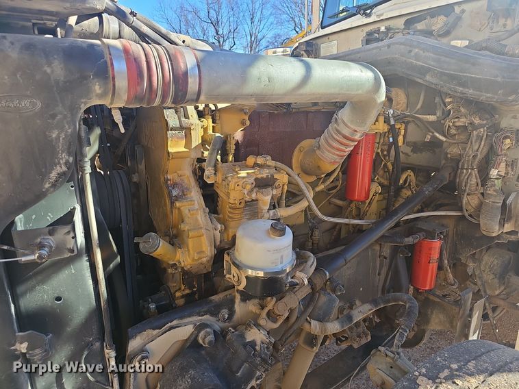 image for item NP9367 2003 Peterbilt  379 semi truck