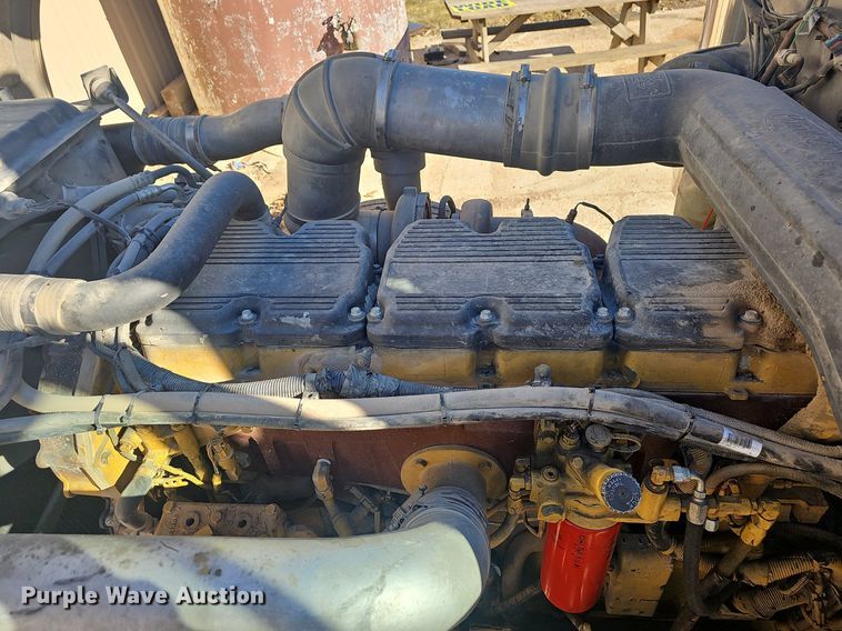 image for item NP9367 2003 Peterbilt  379 semi truck