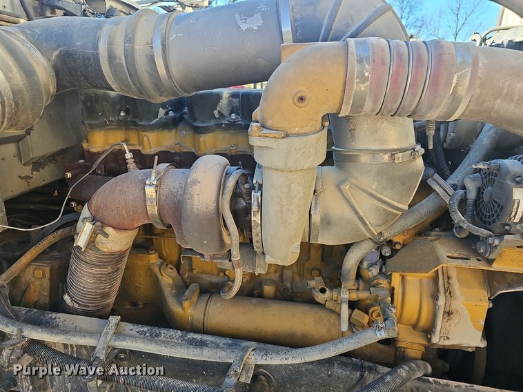 image for item NP9367 2003 Peterbilt  379 semi truck