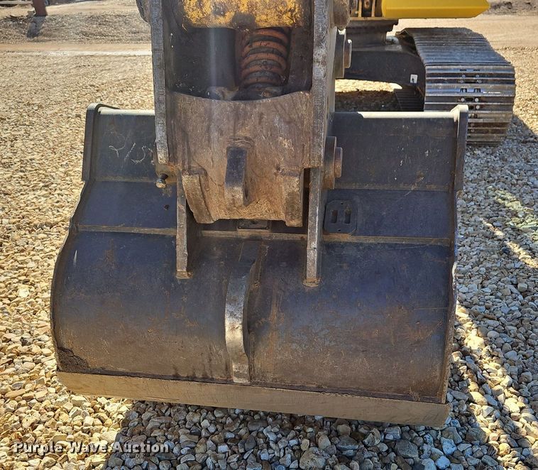 image for item NP9370 2019 Komatsu PC210LC-11 excavator