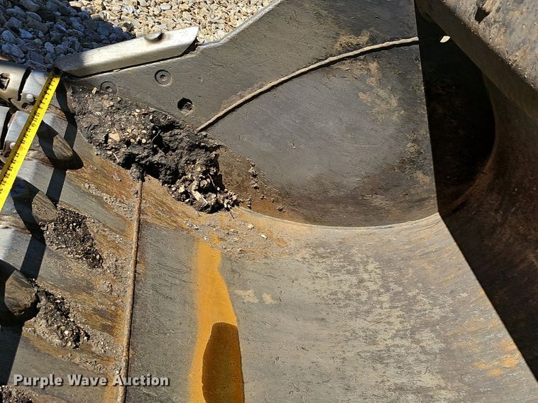 image for item NP9370 2019 Komatsu PC210LC-11 excavator