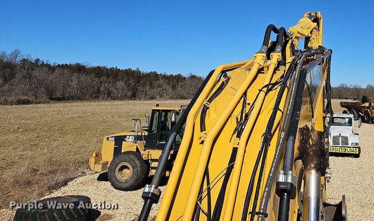 image for item NP9370 2019 Komatsu PC210LC-11 excavator