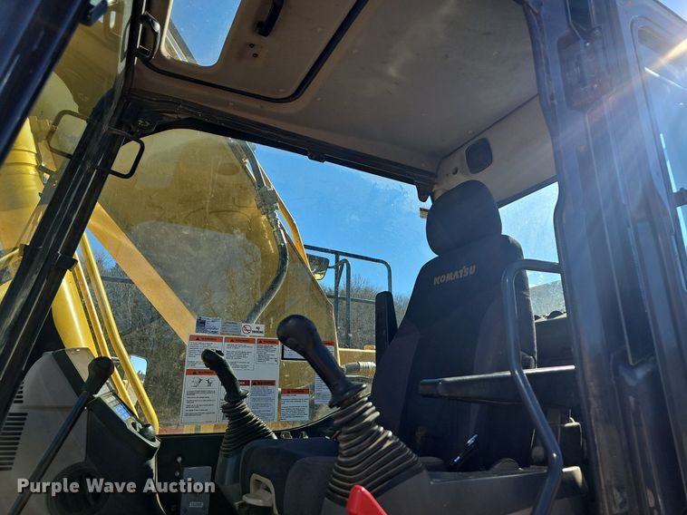 image for item NP9370 2019 Komatsu PC210LC-11 excavator