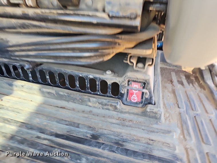 image for item NP9370 2019 Komatsu PC210LC-11 excavator