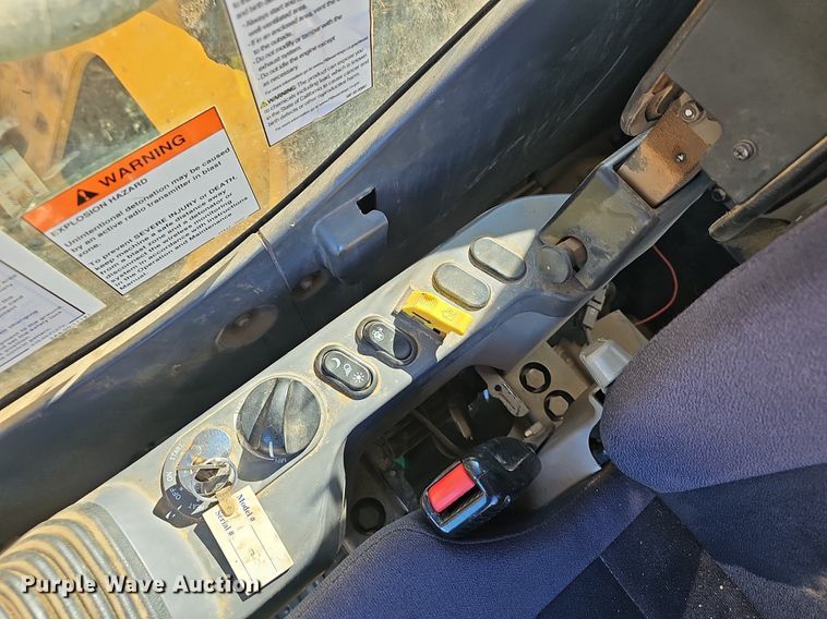 image for item NP9370 2019 Komatsu PC210LC-11 excavator