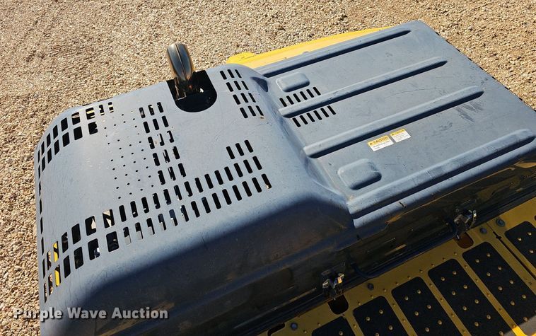 image for item NP9370 2019 Komatsu PC210LC-11 excavator