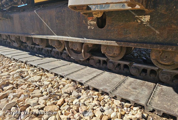 image for item NP9370 2019 Komatsu PC210LC-11 excavator