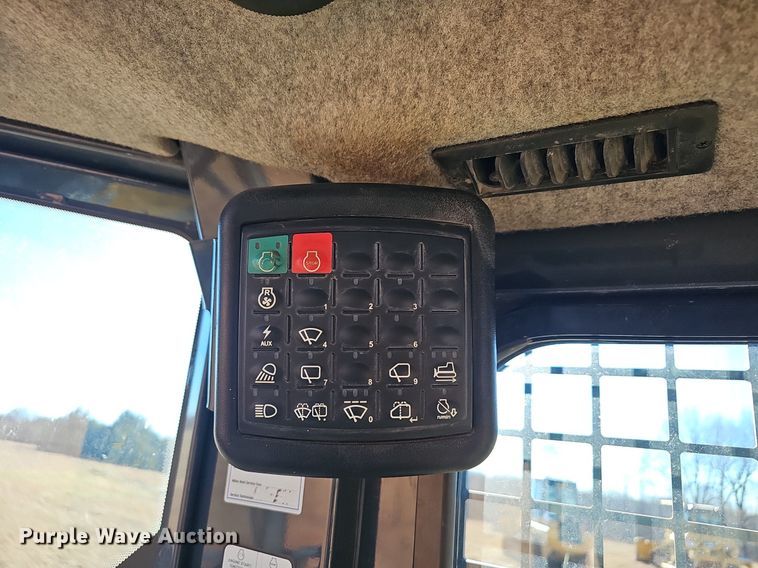 image for item NP9371 2013 John Deere 700K XLT dozer