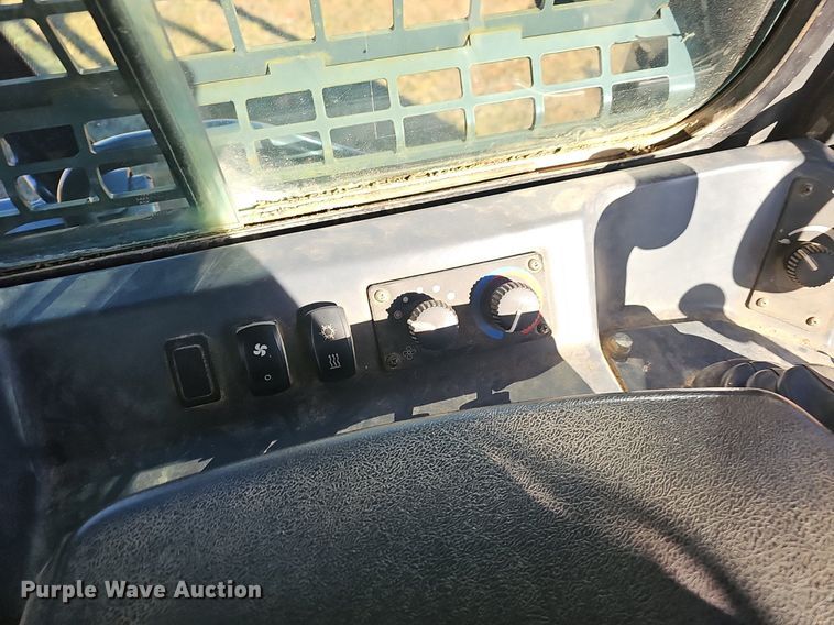 image for item NP9371 2013 John Deere 700K XLT dozer