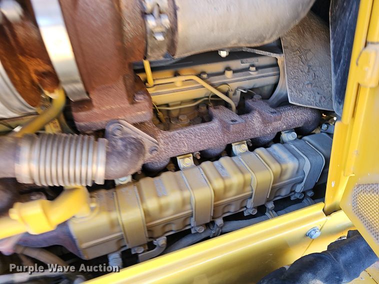 image for item NP9371 2013 John Deere 700K XLT dozer