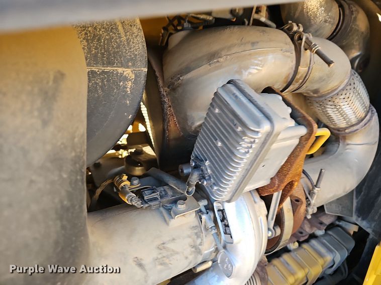 image for item NP9371 2013 John Deere 700K XLT dozer