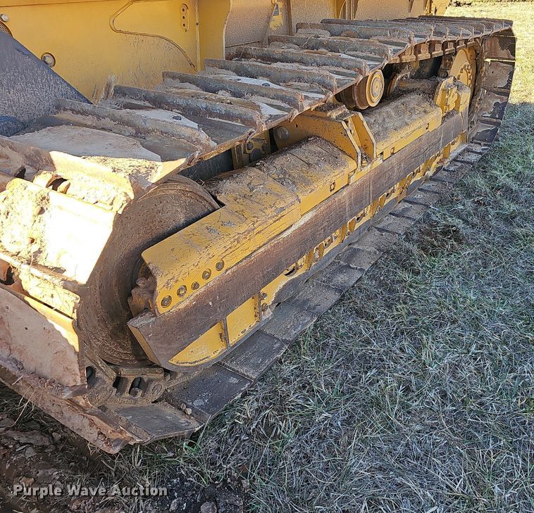 image for item NP9371 2013 John Deere 700K XLT dozer