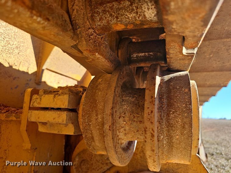 image for item NP9371 2013 John Deere 700K XLT dozer