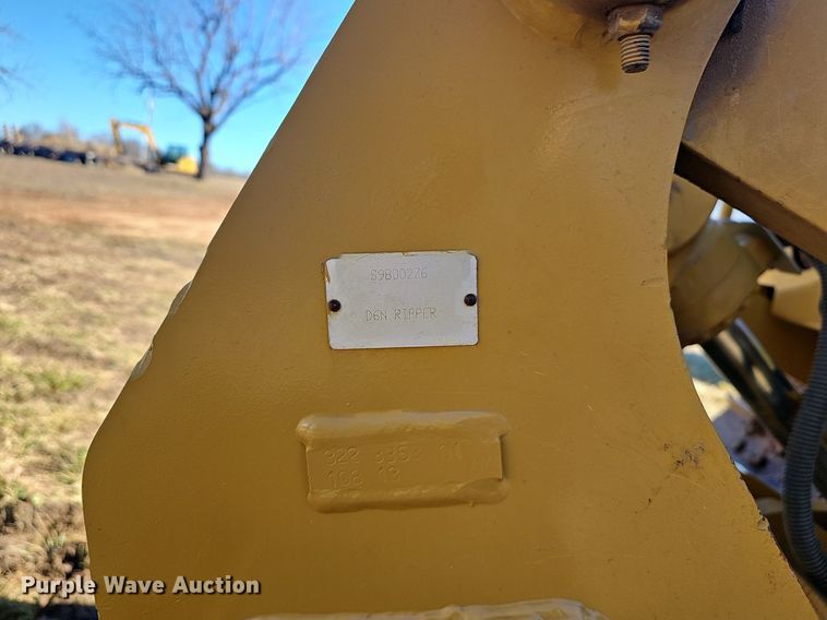 image for item NP9372 2014 Caterpillar D6N XL dozer