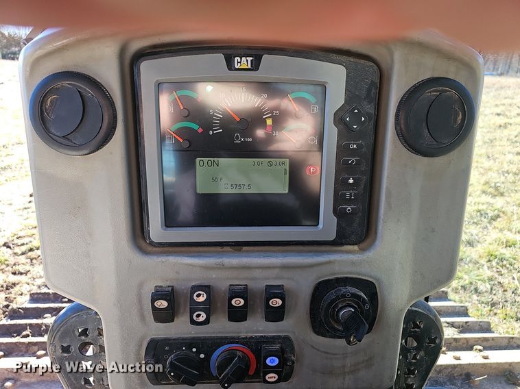 image for item NP9372 2014 Caterpillar D6N XL dozer